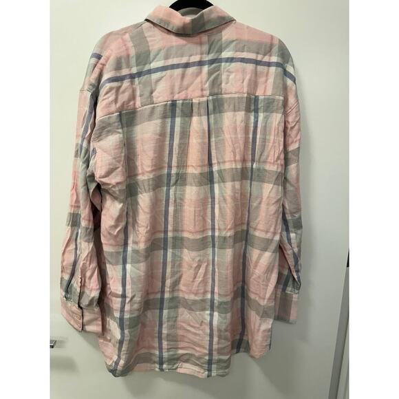 Levi's Woman's Size Small Super soft Pink Gray Flannel Oversized Long - Picture 2 of 5
